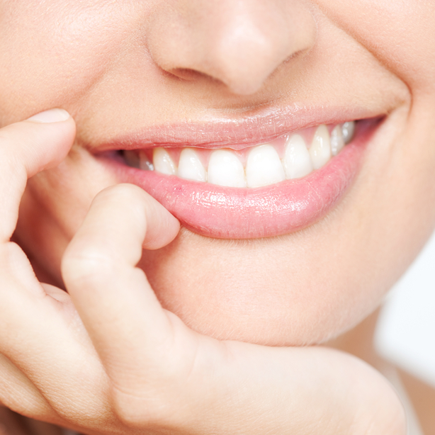 Teeth Whitening: At Home vs In-Office Treatments